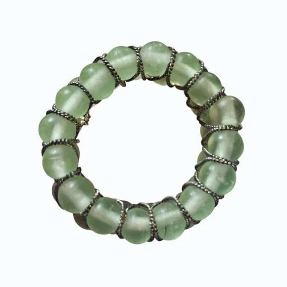 Vintage Green Glass Beads and Wire 2 Inch Napkin Rings Set of 10 - Picture 6 of 11